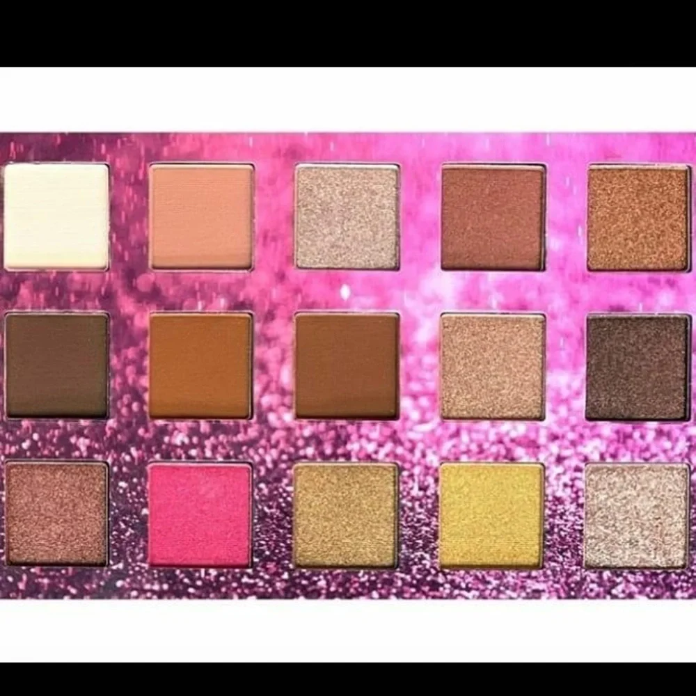Reborn Eyeshadow Palette by‎ Black&White Cosmetics